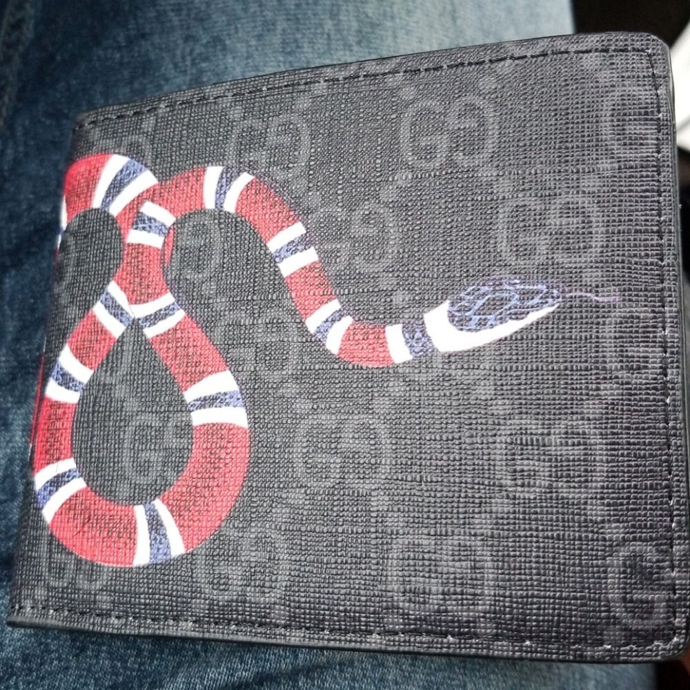 Gucci snake wallet